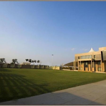 The Celestial Park, Bhopal Hotel Buitenkant foto
