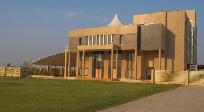 The Celestial Park, Bhopal Hotel Buitenkant foto