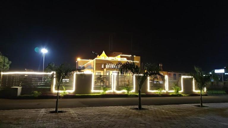 The Celestial Park, Bhopal Hotel Buitenkant foto