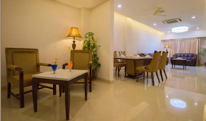 The Celestial Park, Bhopal Hotel Buitenkant foto