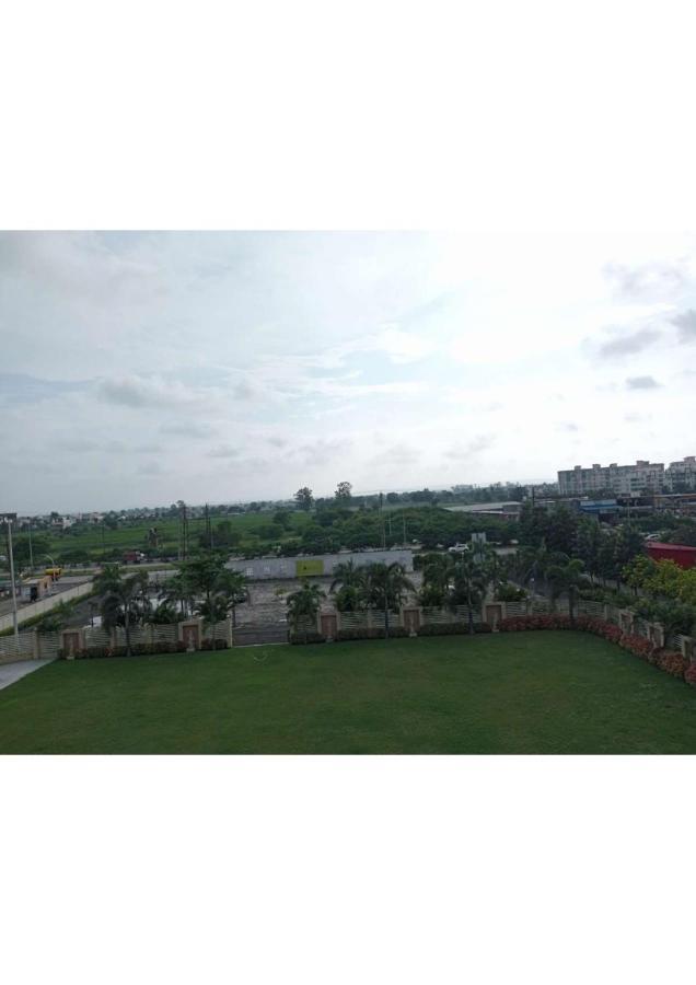 The Celestial Park, Bhopal Hotel Buitenkant foto