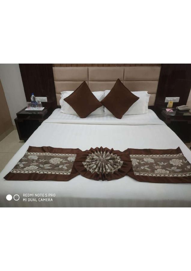 The Celestial Park, Bhopal Hotel Buitenkant foto